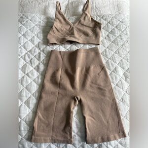 Everlane Ribbed Sports Bra and bike shorts set- Tan